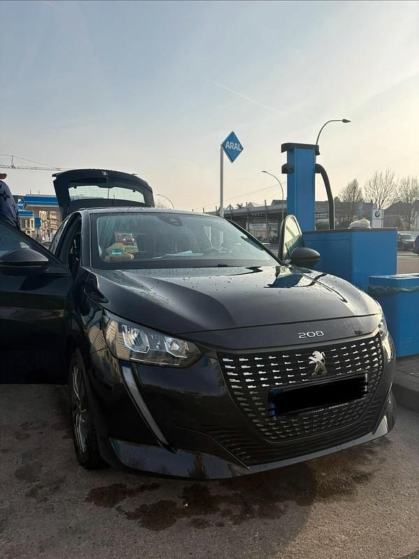 Gebraucht Peugeot 208 Active 100 PS (73 kW) 2022 Schwarz Kleinwagen