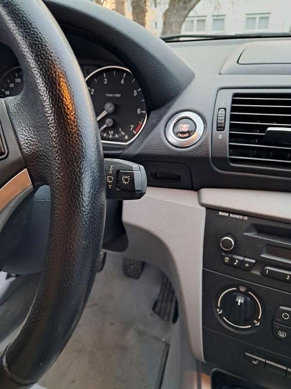 Gebraucht BMW 116 122 PS (89 kW) 2008 Blau Kleinwagen