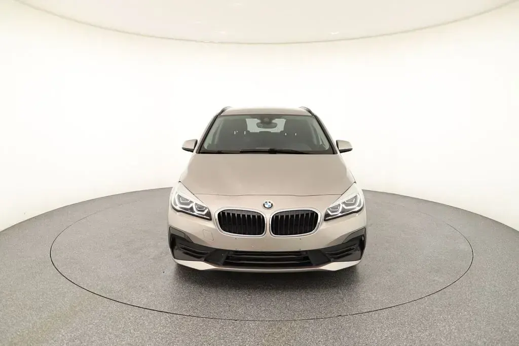 Gebraucht BMW 218 Advantage 136 PS (100 kW) 2021 Kaschmirsilber Van / Kleinbus