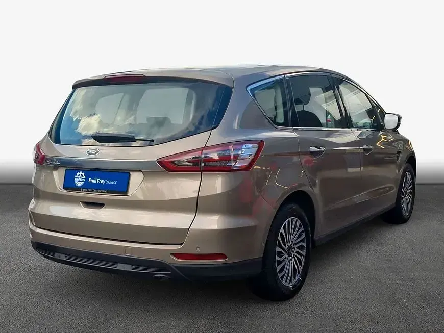 Gebraucht Ford S-MAX Titanium 150 PS (110 kW) 2019 Silber Van / Kleinbus