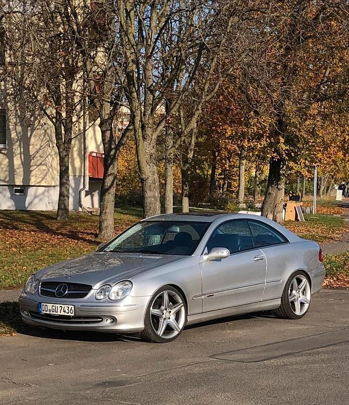 Silber Gebraucht 2004 Mercedes CLK500 Coupé | 9.990 € (Superpreis) - Bild 1/4
