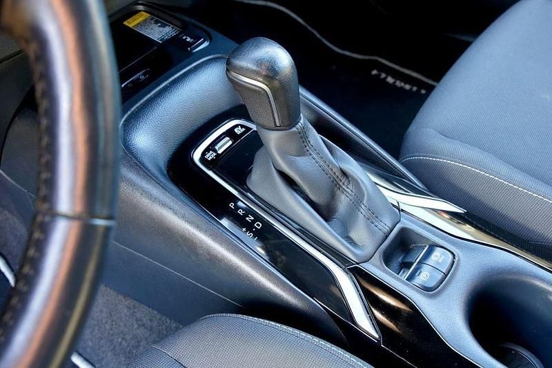 Gebraucht Toyota Corolla Team 184 PS (135 kW) 2022 Silber Limousine