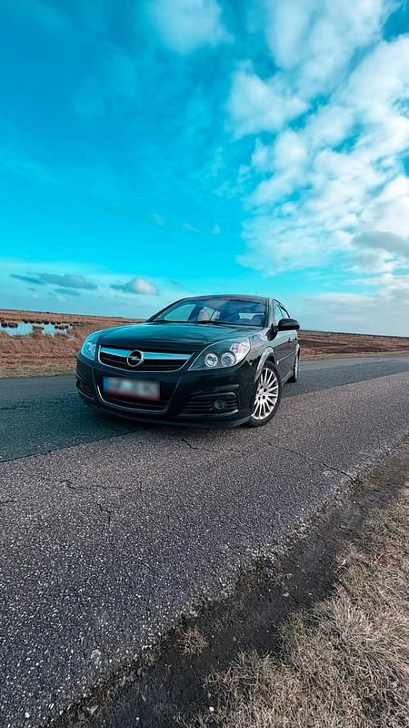 Gebraucht Opel Signum 150 PS (110 kW) 2007 Schwarz Kleinwagen