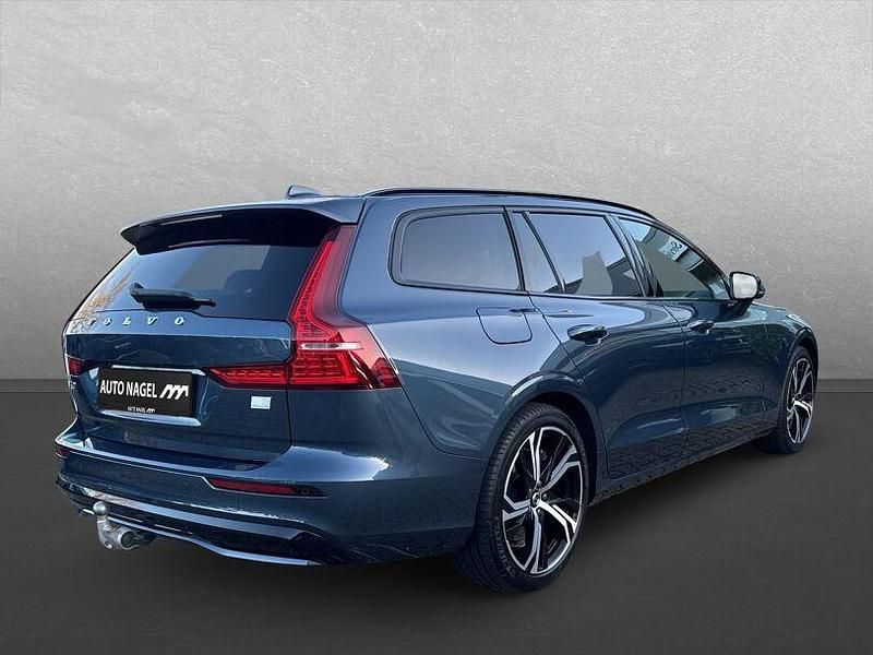Gebraucht Volvo V60 Plus 398 PS (292 kW) 2022 Denim blue (metallic) Kombi