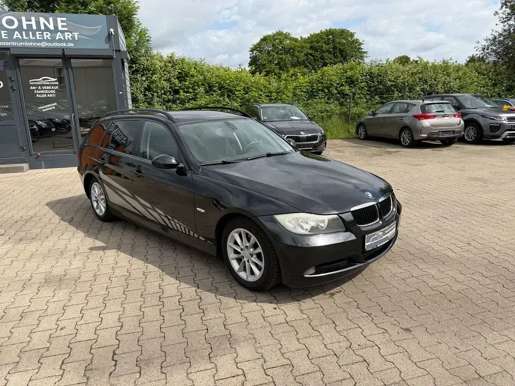 Gebraucht BMW 318 143 PS (105 kW) 2008 Schwarz Limousine