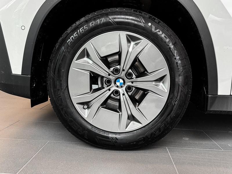 Neu BMW iX1 Performance 230 kW (313 PS) 2025 Weiß SUV