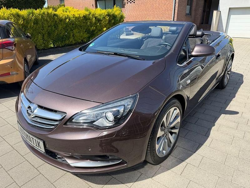 Second-hand Opel Cascada Ultimate 170 CP (125 kW) 2017 Maro Cabrio