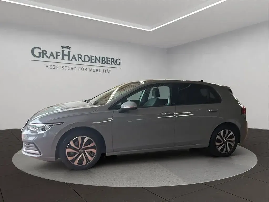 Gebraucht VW Golf VIII Active 150 PS (110 kW) 2022 Grau Limousine