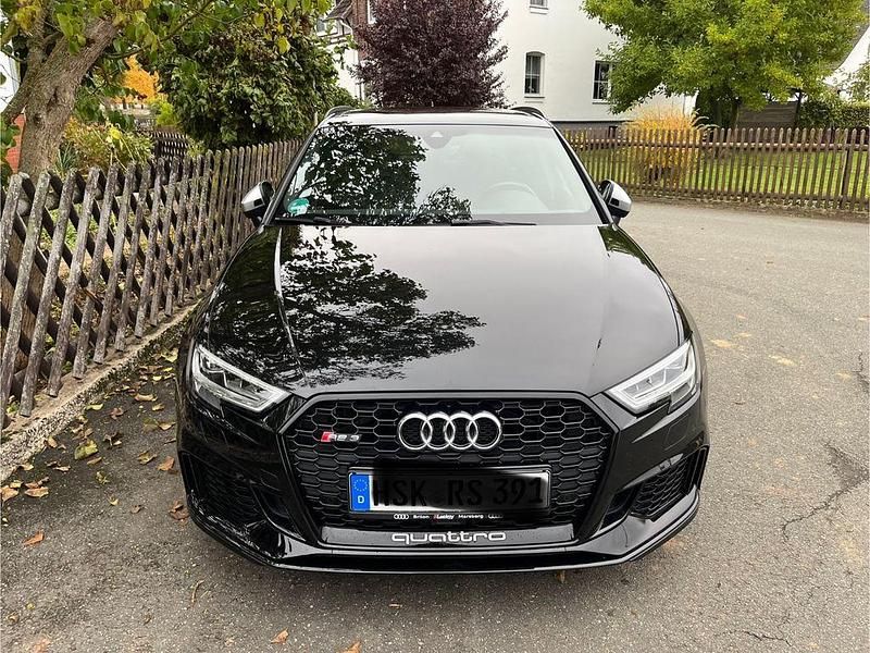 Schwarz Gebraucht 2017 Audi RS3 Ambiente Kleinwagen | 47.500 € (Fairer Preis) - Bild 1/4