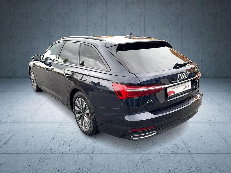 Gebraucht Audi A6 Ambiente 299 PS (219 kW) 2022 Firmamentblau metallic Kombi