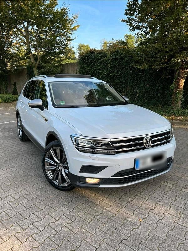Weiß Gebraucht 2018 VW Tiguan Allspace SUV | 25.900 € (Etwas zu teuer) - Bild 1/4