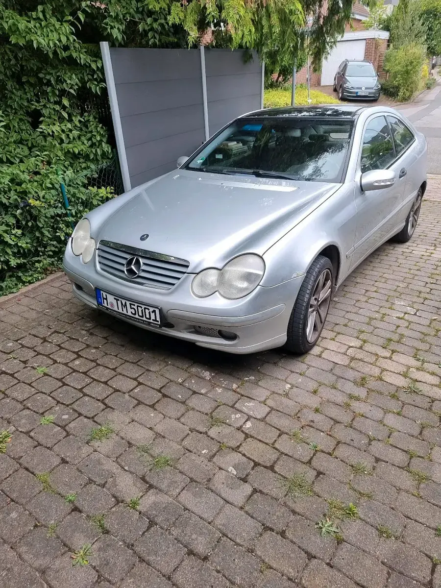Gebraucht Mercedes C180 143 PS (105 kW) 2002 Silber Coupé