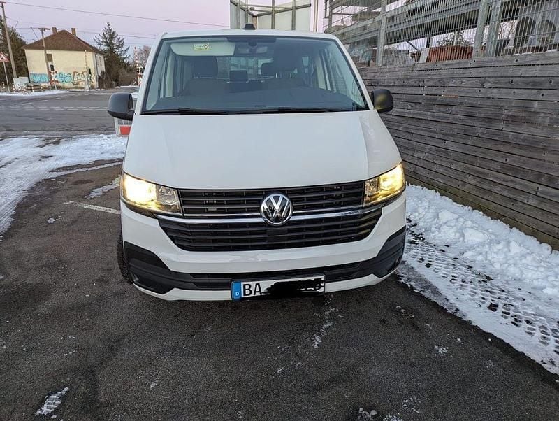 Weiß Gebraucht 2021 VW Multivan Van | 39.000 € (Guter Preis) - Bild 1/4