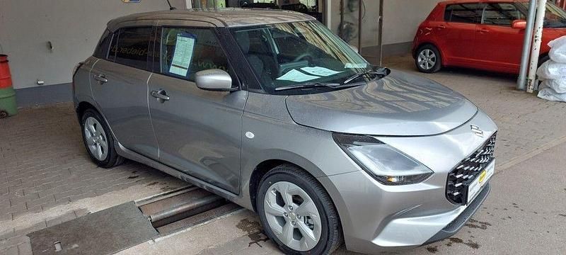 Neu Suzuki Swift Comfort 83 PS (61 kW) 2025 Silber Limousine
