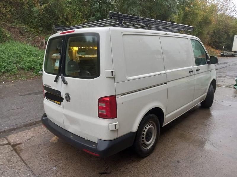 Gebraucht VW Transporter 102 PS (75 kW) 2019 Weiß Van