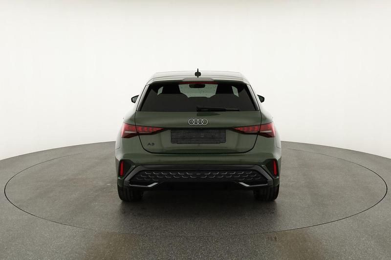 Neu Audi A3 S-Line 2025 Distrikt grün metallic