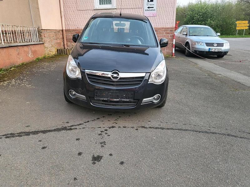 Second-hand Opel Agila 86 CP (63 kW) 2009 Negru Hatchback