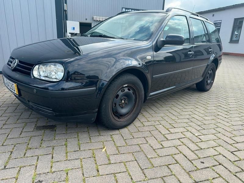 Schwarz Gebraucht 2002 VW Golf IV Kombi | 1.900 € (Teuer) - Bild 1/4