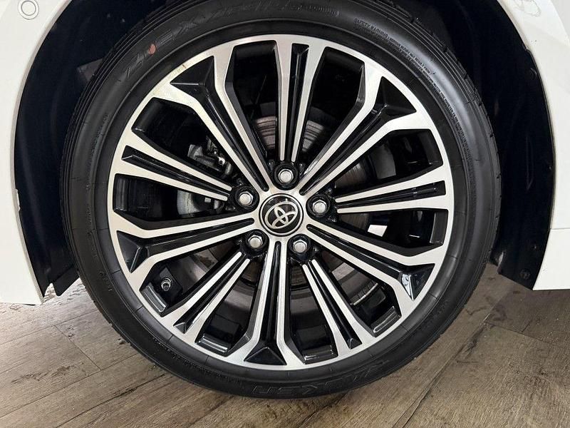 Gebraucht Toyota Corolla Team 122 PS (89 kW) 2022 Schneeweiß Limousine