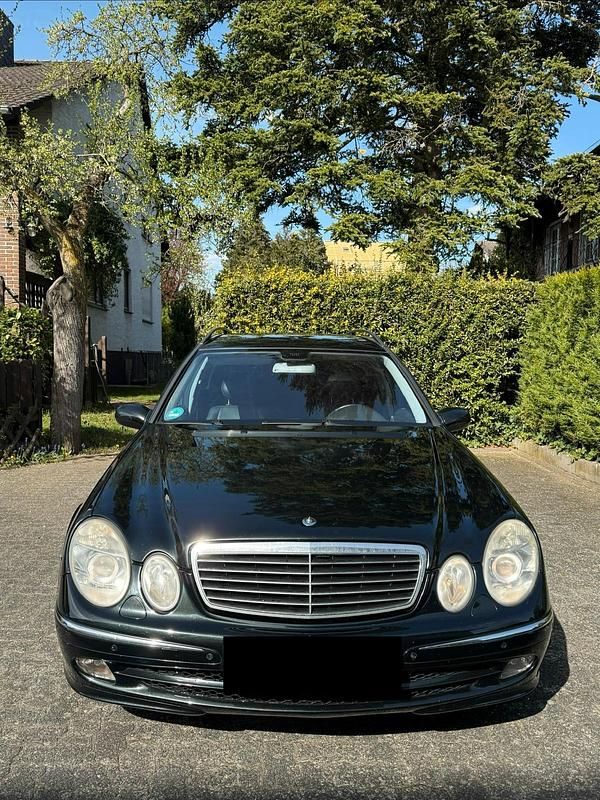Gebraucht Mercedes E320 204 PS (150 kW) 2004 Schwarz Kombi
