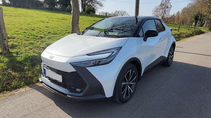 Gebraucht Toyota C-HR Team 152 PS (111 kW) 2024 Weiß SUV