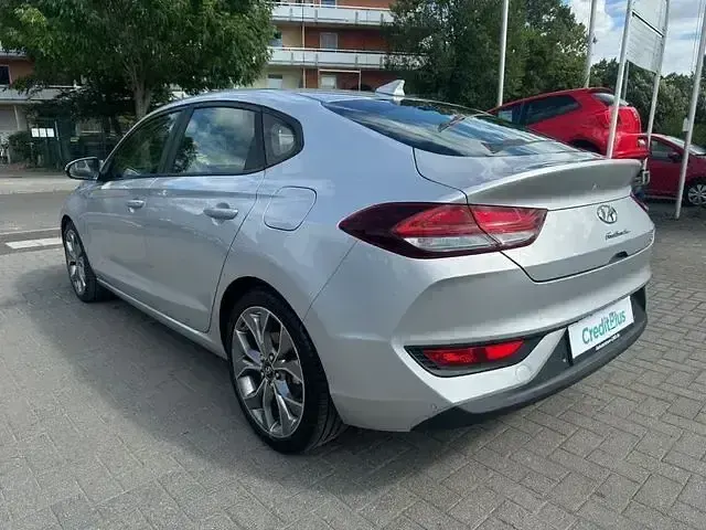 Gebraucht Hyundai i30 Premium 140 PS (102 kW) 2018 Silber Limousine