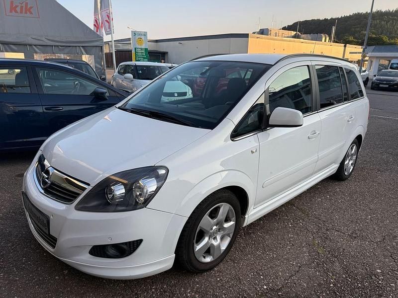 Weiß Gebraucht 2010 Opel Zafira Sport Van / Kleinbus | 4.890 € (Teuer) - Bild 1/4
