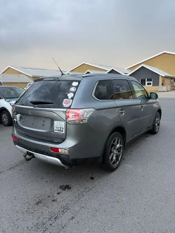 Gebraucht Mitsubishi Outlander Invite 150 PS (110 kW) 2014 Grau SUV