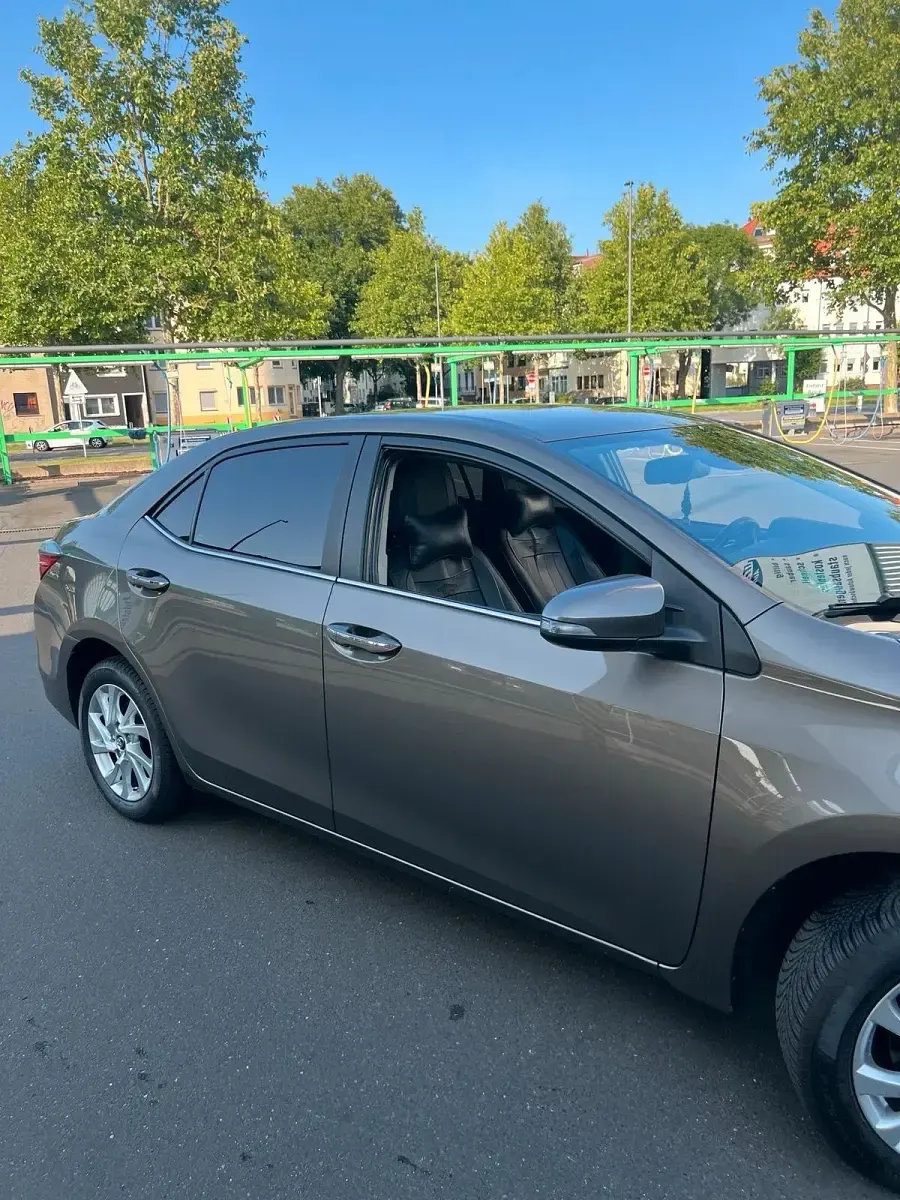 Gebraucht Toyota Corolla 132 PS (97 kW) 2017 Beige Limousine