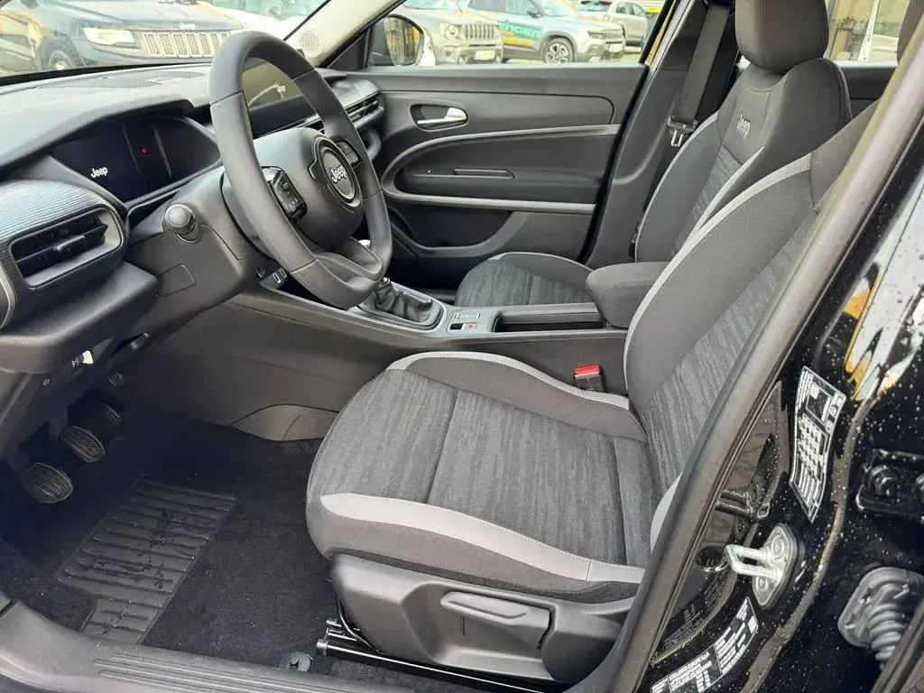 Neu Jeep Avenger Longitude 101 PS (74 kW) 2025 Schwarz SUV