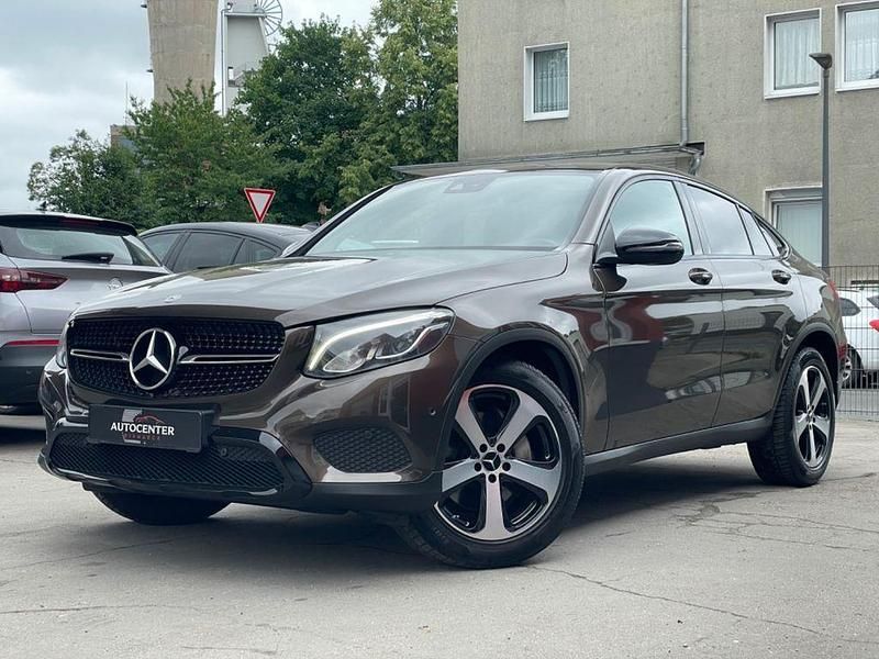 Braun Gebraucht 2016 Mercedes GLC220 Coupé | 29.900 € (Fairer Preis) - Bild 1/4