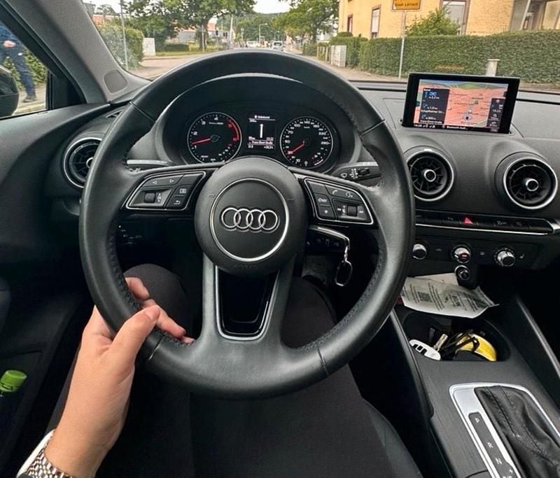 Gebraucht Audi A3 Sportback 150 PS (110 kW) 2020 Schwarz Kleinwagen