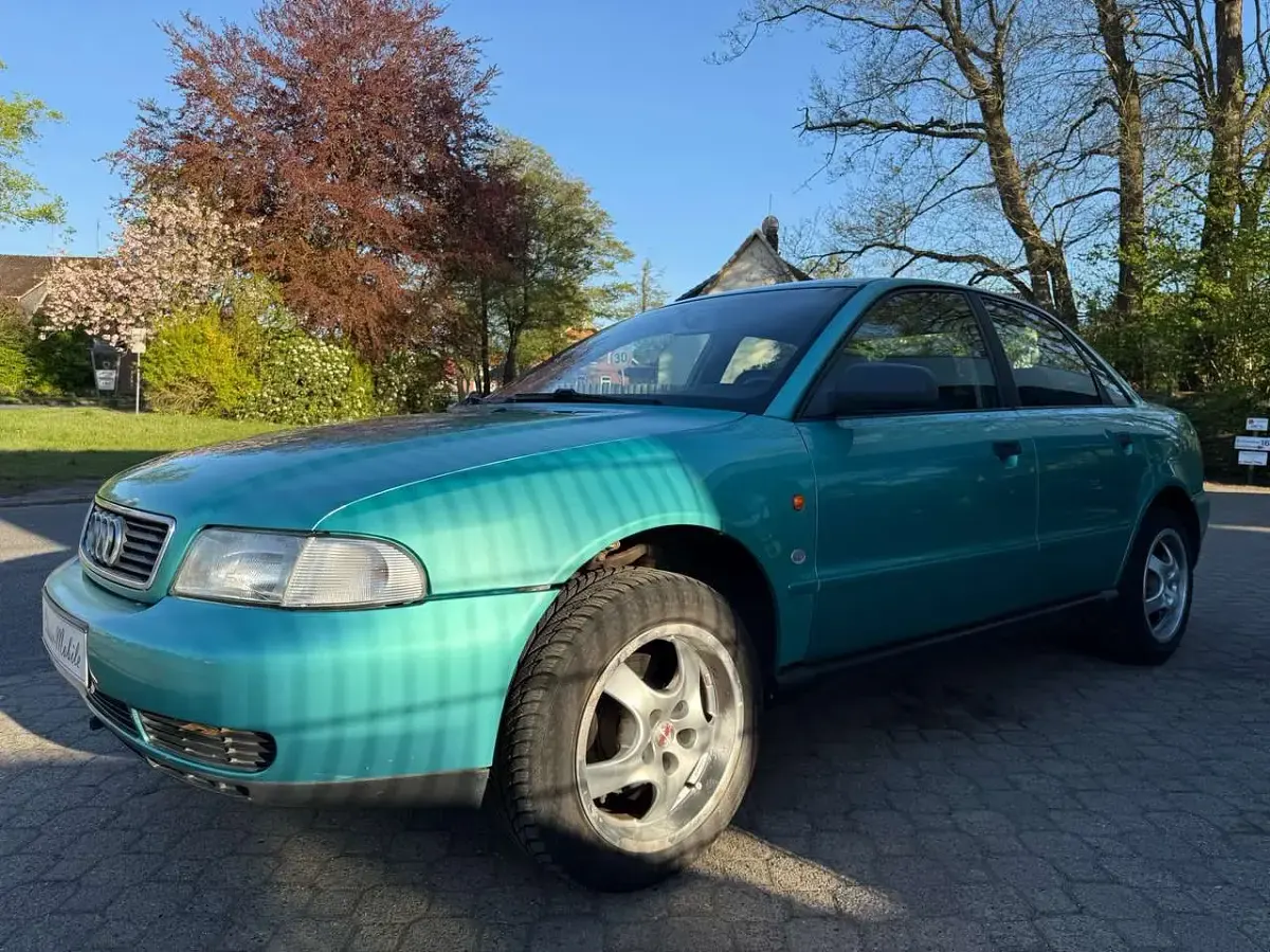 Używany Audi A4 101 KM (74 kW) 1995 Zielony Sedan/Limuzyna