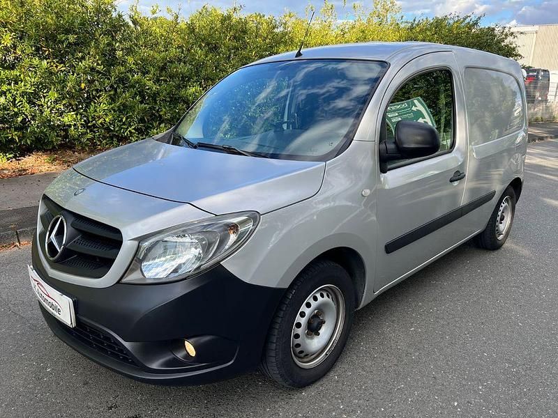Silber Gebraucht 2015 Mercedes Citan 111 Van / Kleinbus | 9.400 € (Guter Preis) - Bild 1/4