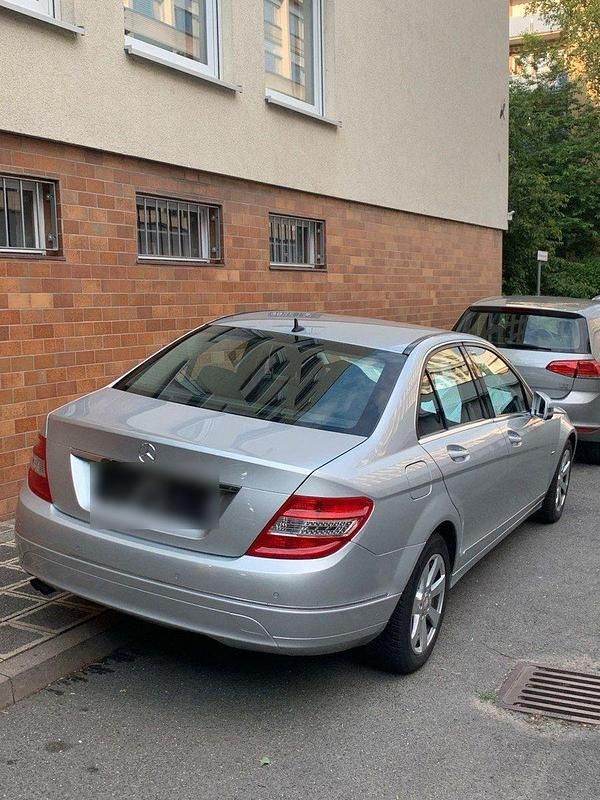 Gebraucht Mercedes C180 156 PS (114 kW) 2010 Silber Limousine