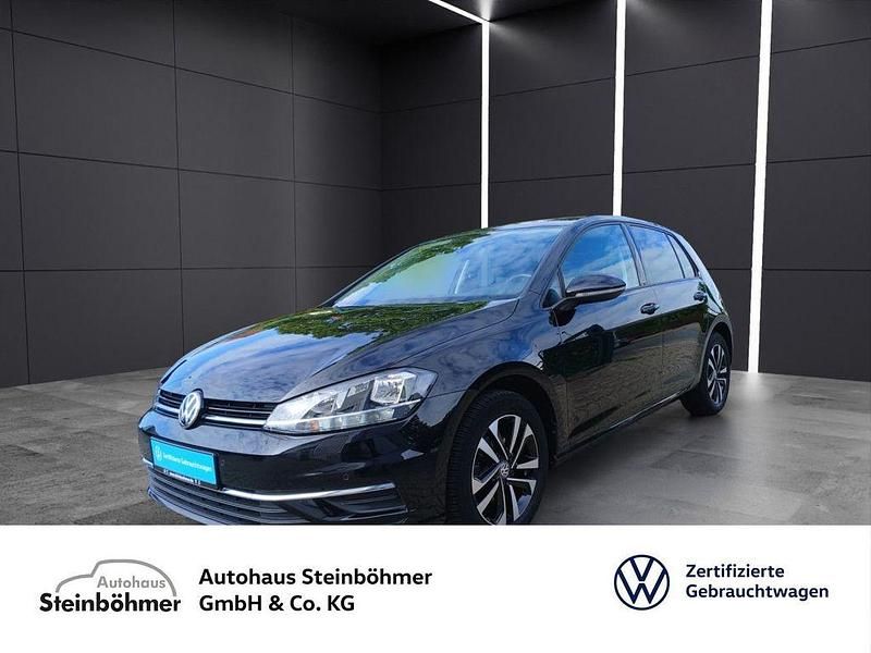 Deep black perleffekt (schwarz) Gebraucht 2019 VW Golf VII IQ Drive Limousine | 16.840 € (Fairer Preis) - Bild 1/4
