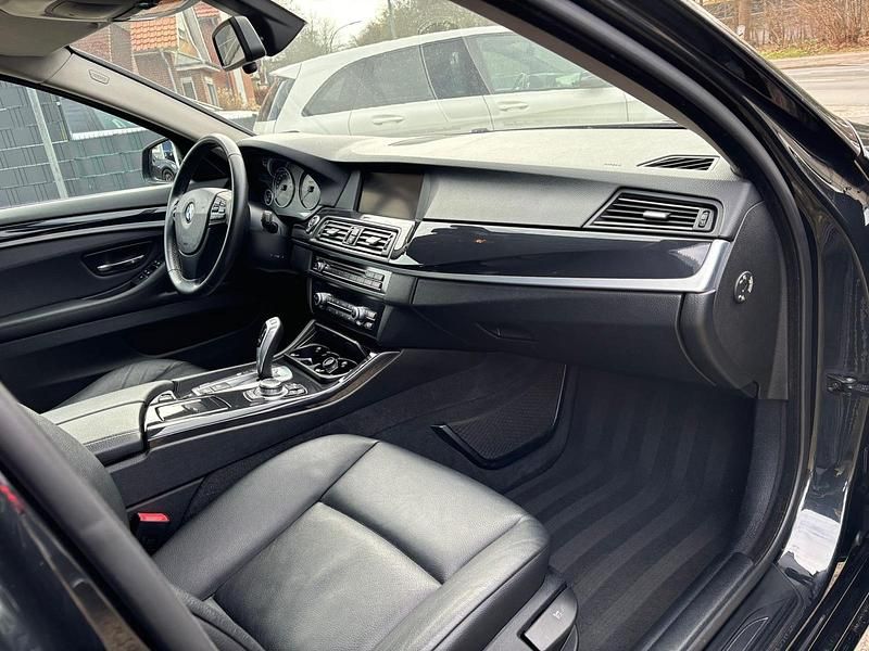 Gebraucht BMW 520 184 PS (135 kW) 2012 Schwarz Kombi
