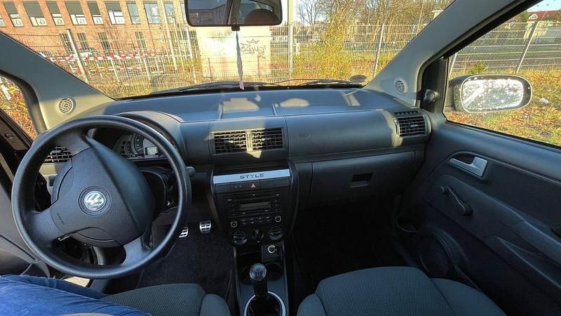 Usado VW Fox Style 54 HP (39 kW) 2009 Preto Citadino