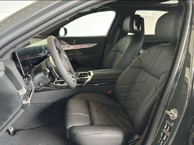 Gebraucht BMW 740 Performance 299 PS (219 kW) 2026 Grau Limousine