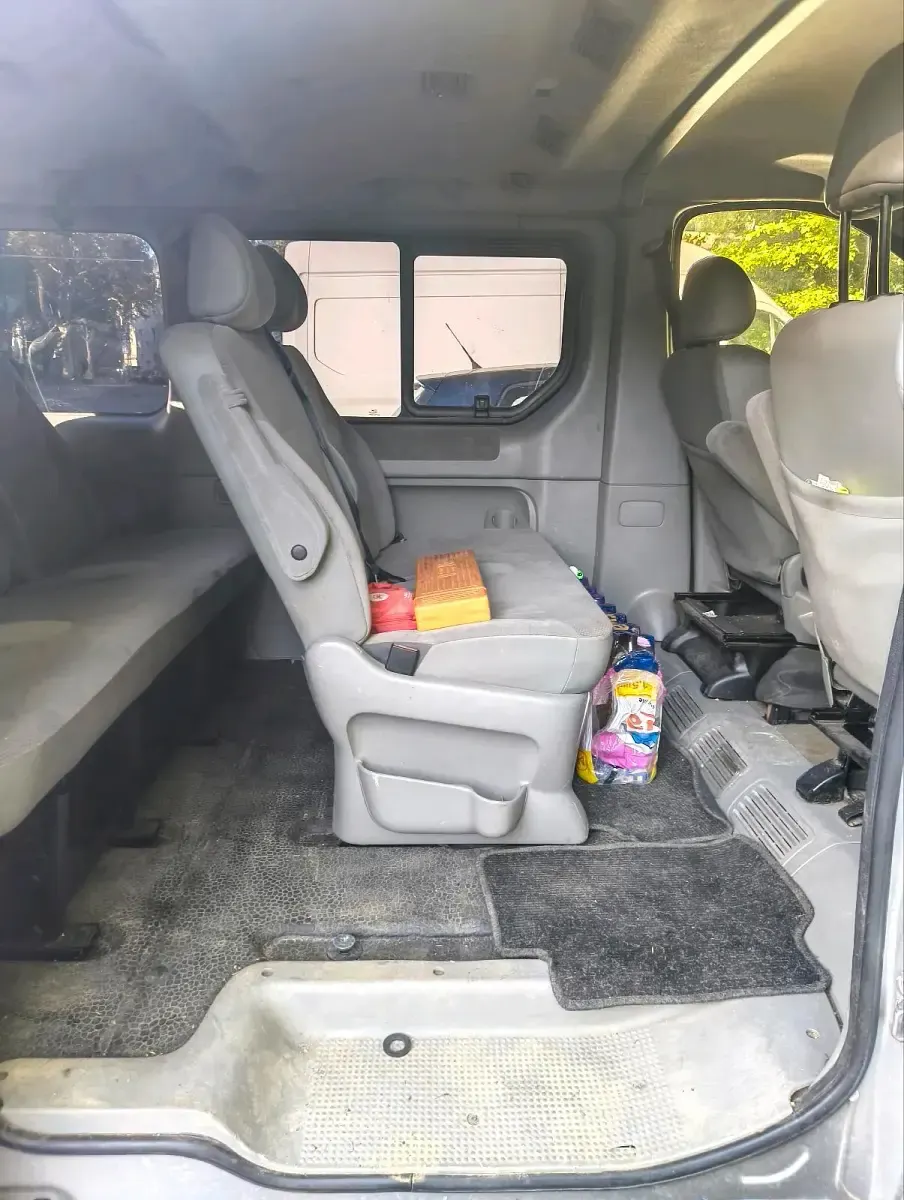 Gebraucht Opel Vivaro 135 PS (99 kW) 2004 Silber Van / Kleinbus