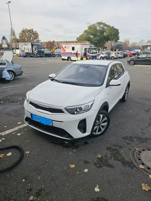 Gebraucht Kia Stonic Vision 101 PS (74 kW) 2024 Weiß SUV