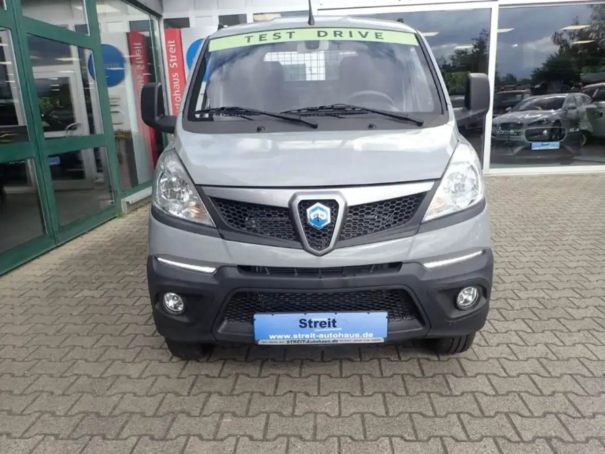 Gebraucht Piaggio Porter 106 PS (77 kW) 2021 Grau