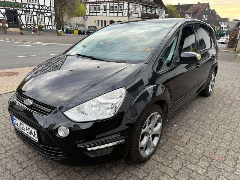 Schwarz Gebraucht 2010 Ford S-MAX Trend Van / Kleinbus | 5.850 € (Etwas zu teuer) - Bild 1/4