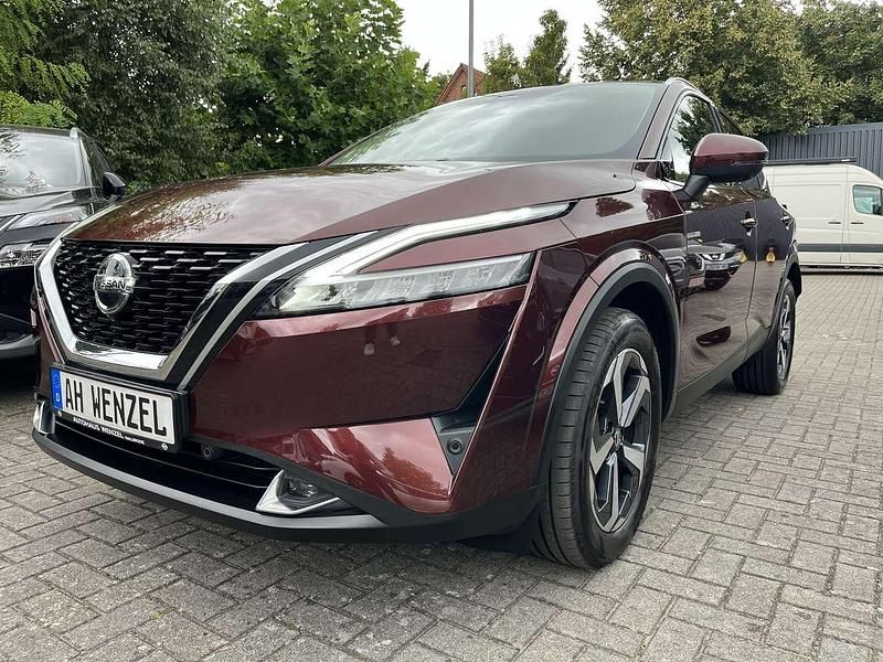 Dark red Gebraucht 2022 Nissan Qashqai N-Connecta SUV | 23.990 € (Fairer Preis) - Bild 1/4