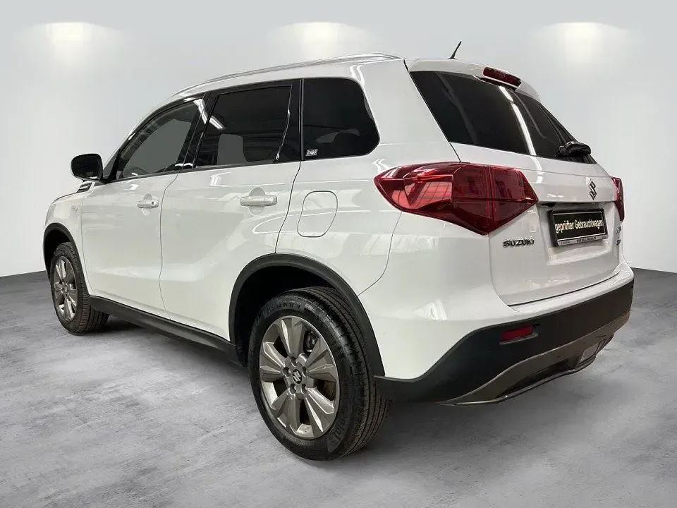 Gebraucht Suzuki Vitara Comfort 129 PS (94 kW) 2021 Cool white pearl SUV