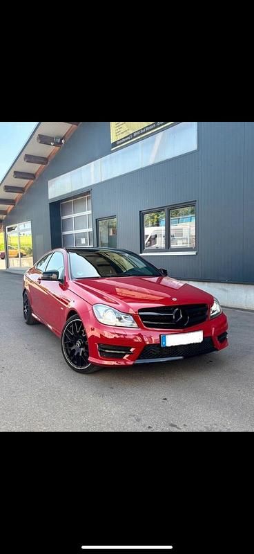 Rot Gebraucht 2012 Mercedes C250 Coupé | 10.699 € (Fairer Preis) - Bild 1/4