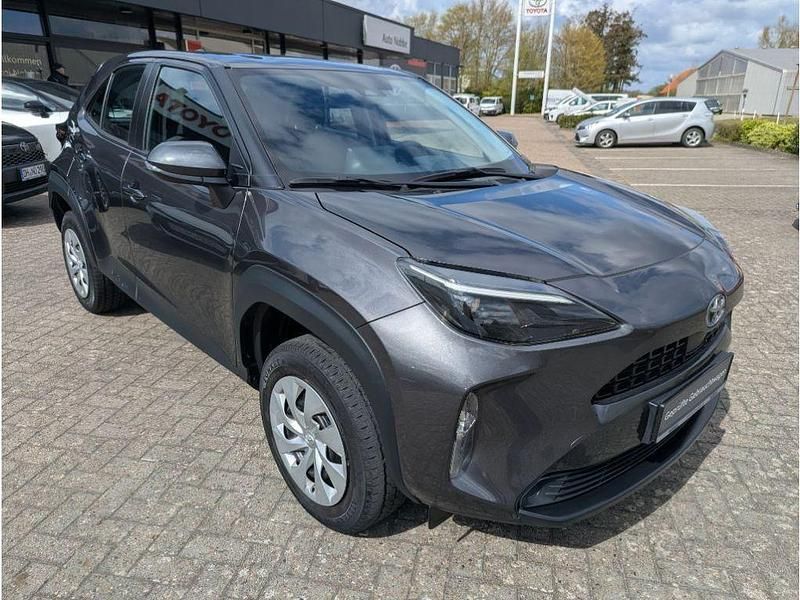 Gebraucht Toyota Yaris Hybrid 116 PS (85 kW) 2024 Marlingrau metallic (metallic) SUV