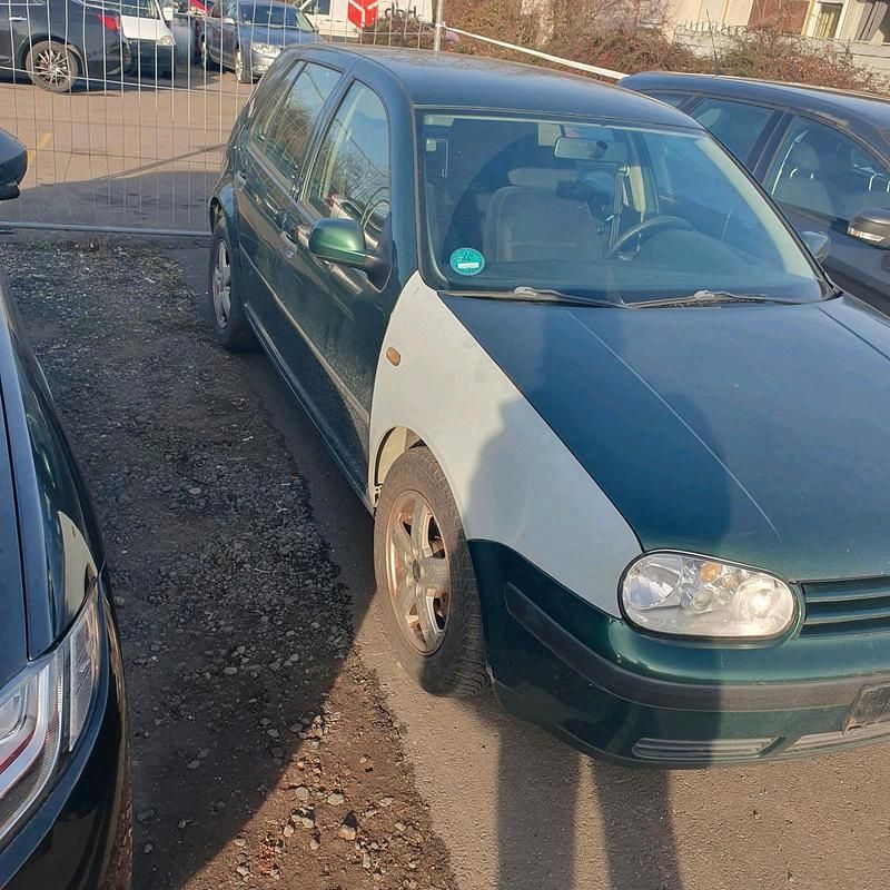 Gebraucht VW Golf IV 75 PS (55 kW) 1998 Grün Kleinwagen
