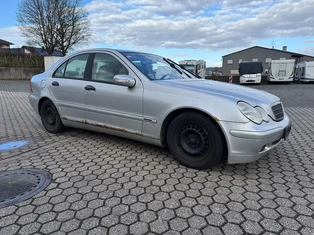 Gebraucht Mercedes C200 Classic 163 PS (119 kW) 2000 Silber Limousine