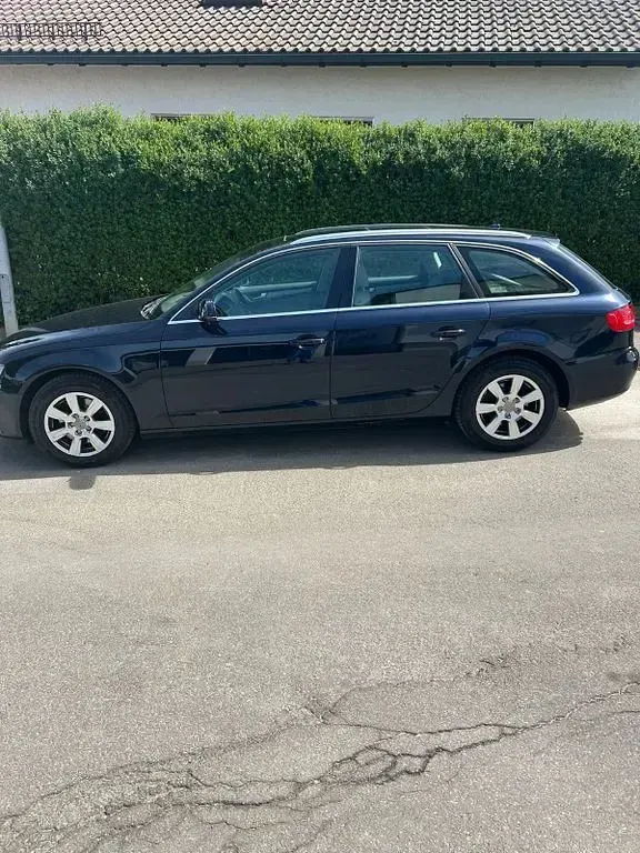 Gebraucht Audi A4 143 PS (105 kW) 2010 Blau Limousine